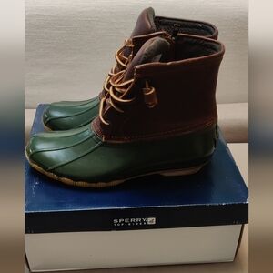 Sperry rain, snow, and cold boots, size 5 1/2, color green/brown upper leather